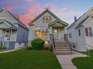 2858 S 9th St, Milwaukee, WI 53215