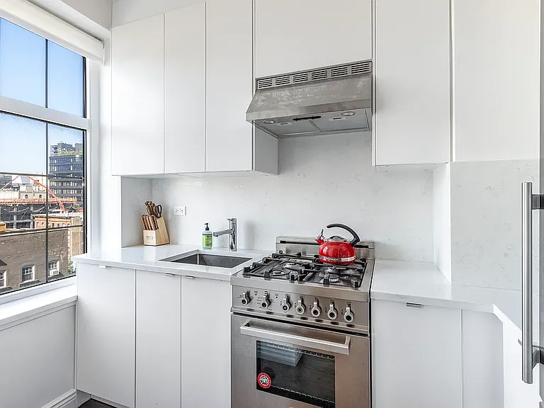 465 W 23rd St #8F — Photo 7
