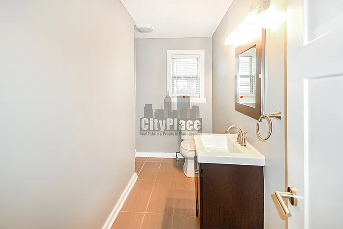 1548 Lexington Ave — Photo 17