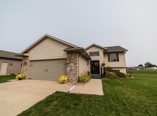 410 Pine Brooke Dr, Clear Lake, IA 50428