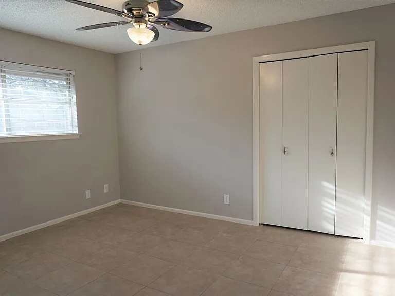 313 Sagecrest Dr — Photo 20