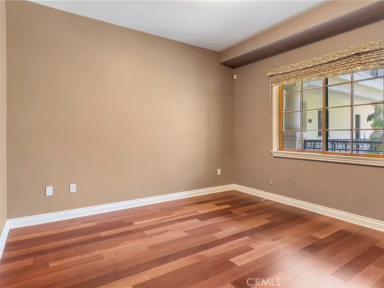 333 N Hill Ave #305 — Photo 14