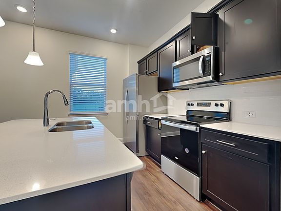 3rd image of 27430 Saint Andrews Ave