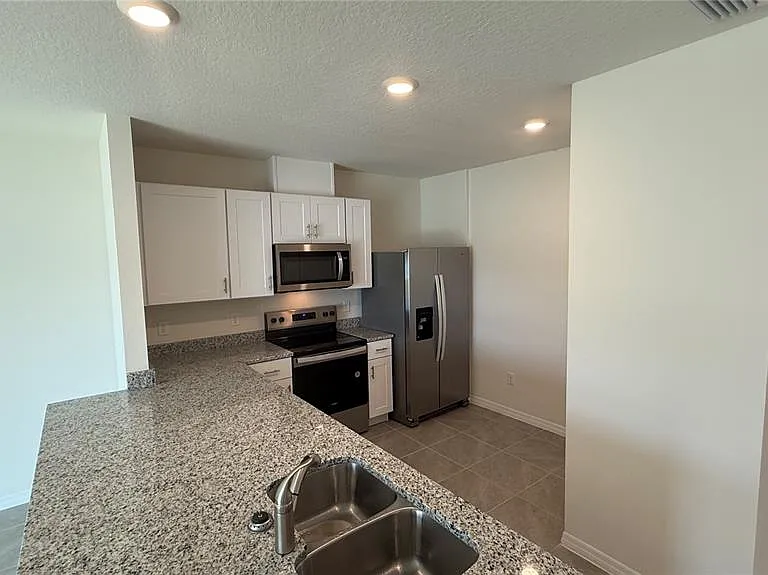 2114 Gentle Rain Dr — Photo 4