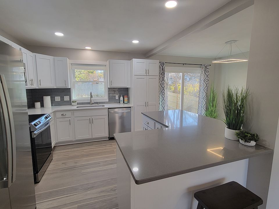 1st image of 9317 Mockingbird Dr