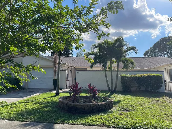 3652 Sawgrass Dr, Titusville, FL 32780