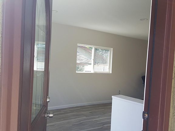 4th image of 5952 Redwood St