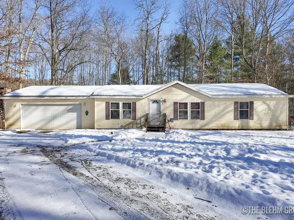 1785 Allen Rd, Allegan, MI 49010