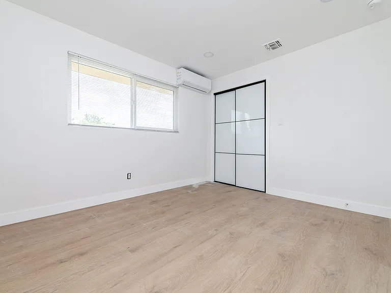 7539 Palmetto Ave #1 — Photo 9
