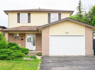 27 Wingfield Pl, Hamilton, ON L9C 7E9
