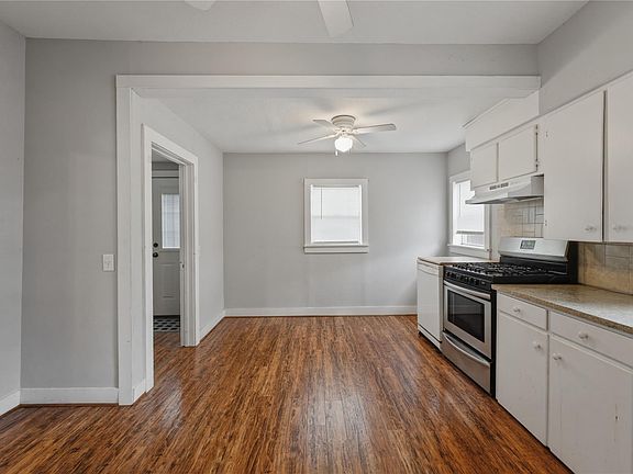 4th image of 443 S Madison St