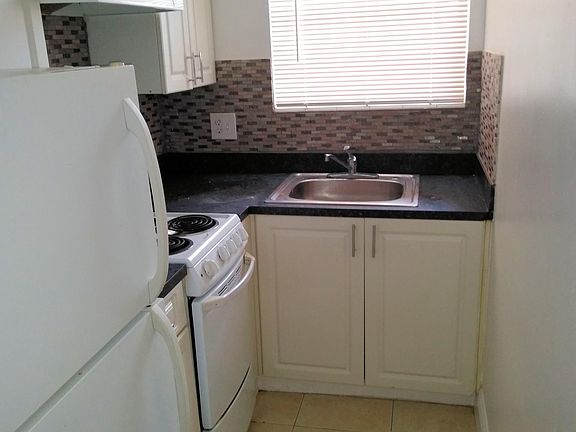 5th image of 1750 N 17th Ct APT 102