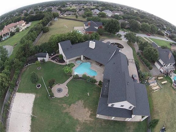 2nd image of 907 Ashland Ct