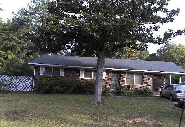 2nd image of 3226 Commodore Dr