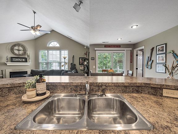 5th image of 5656 Tuttle Mews Way