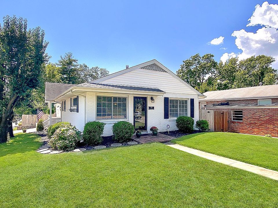 1st image of 828 W Lockwood Ave