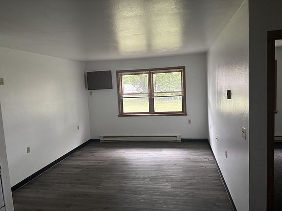3rd image of 527 Jefferson St #201