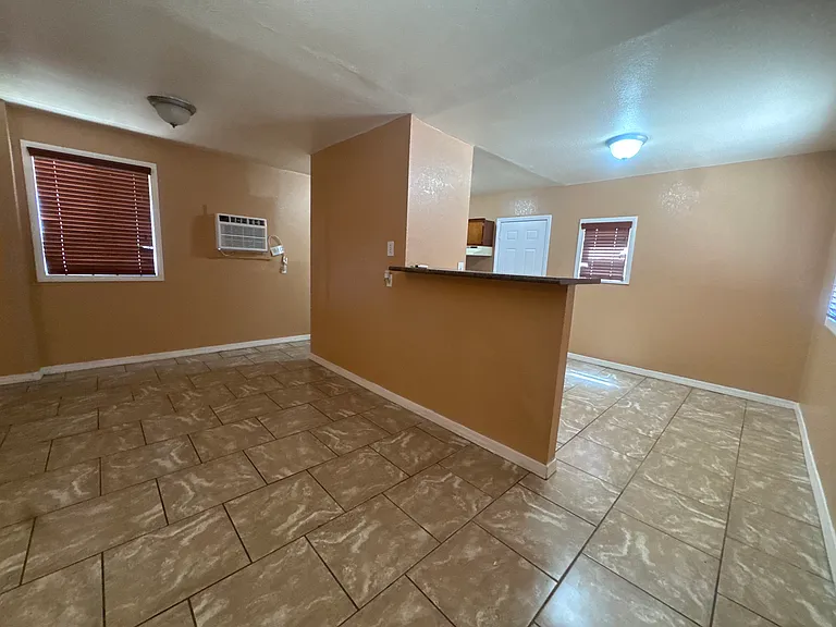 238 E Rice St #1 — Photo 4