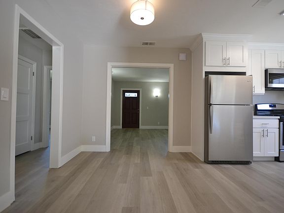 3rd image of 343 N Fremont St