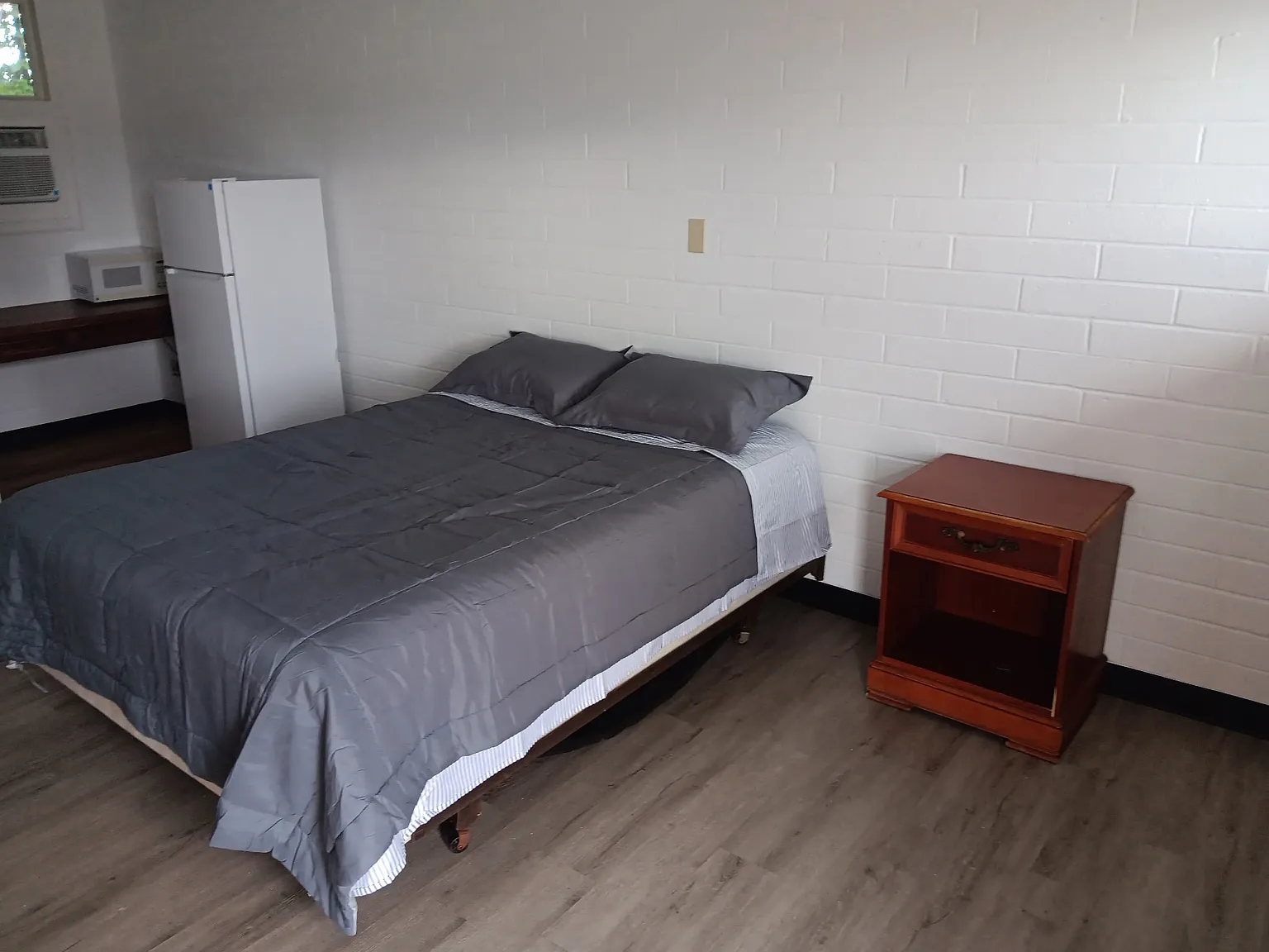 Studio, 300 sqft, $775 — Photo 2