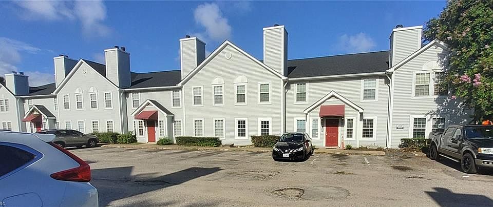 1st image of 351 Fort Worth Ave APT 201