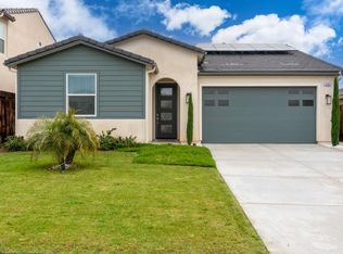 3345 Las Rosas Ave, Clovis, CA 93619