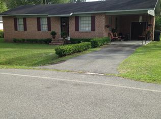 447 Holly Dr, Homerville, GA 31634