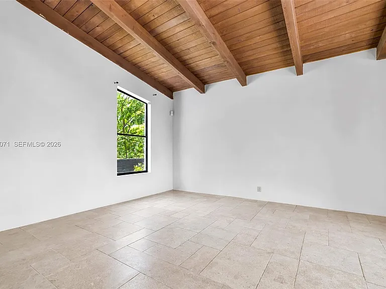920 Aguero Ave — Photo 6