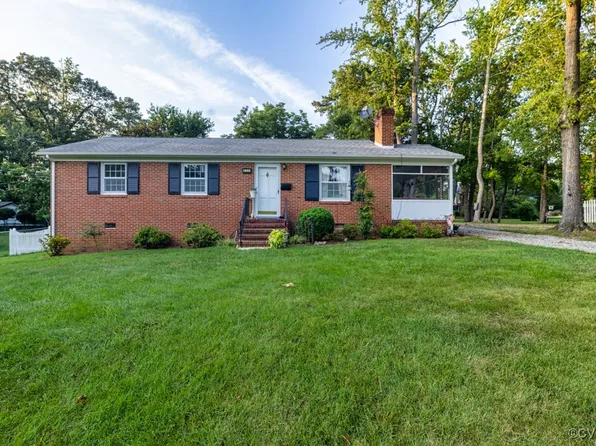 504 6th St, Blackstone, VA 23824