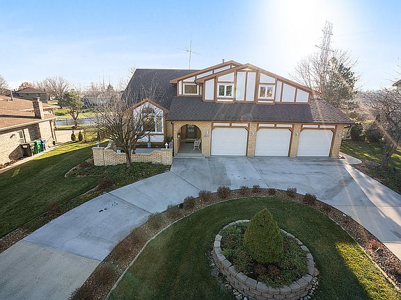 2nd image of 12251 Lakeview Trl