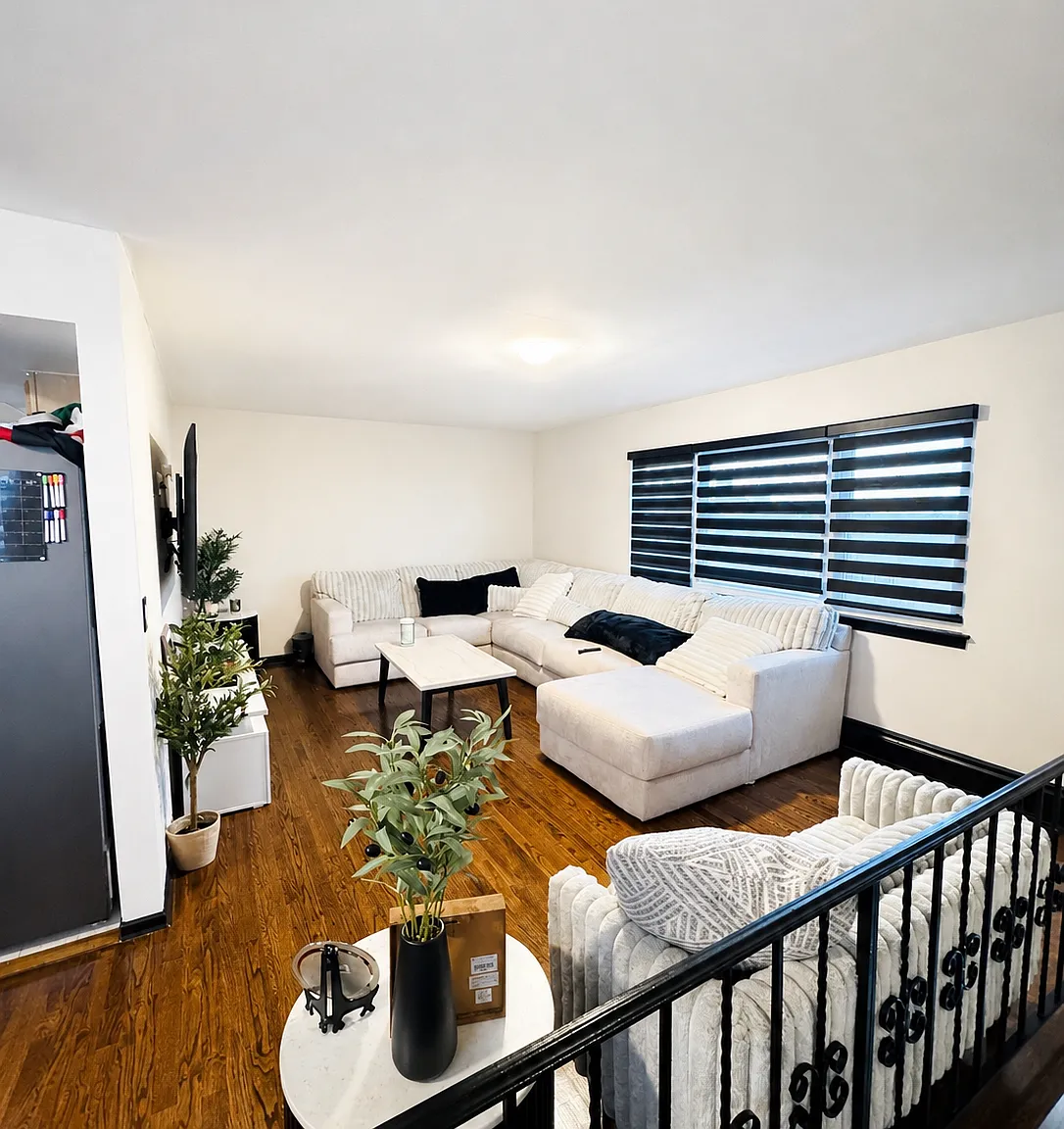 3 bed, 1177 sqft, $3,000 — Photo 1