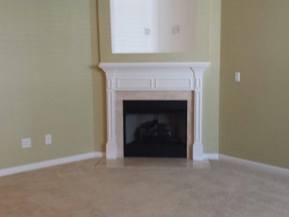 Livingroom with fireplace