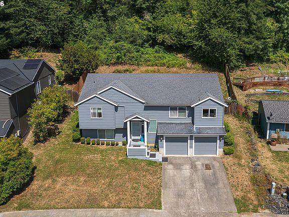 4th image of 1125 NE Hill Way