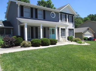 9 Pine Valley Dr, Collinsville, IL