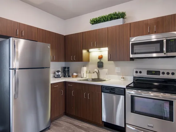 619 E 8th St #7, Traverse City, MI 49686