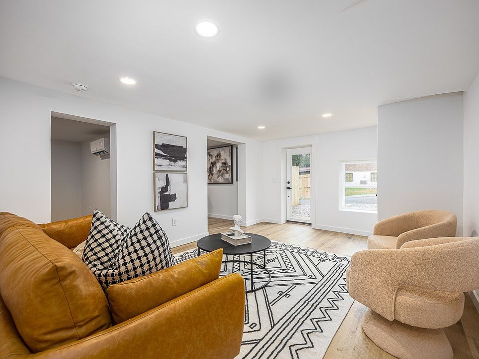 Living Room and Private entrance