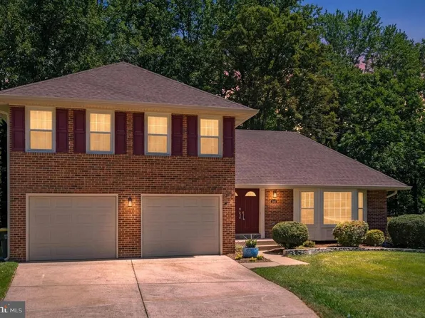 4611 Tapestry Dr, Fairfax, VA 22032