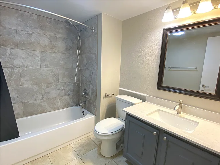 2704 Winding Creek Dr — Photo 18
