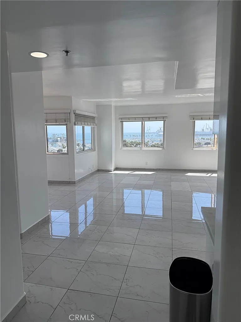 2 bed, 1313 sqft, $4,195 — Photo 4