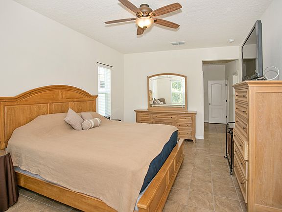 3rd image of 834 Battersea Dr
