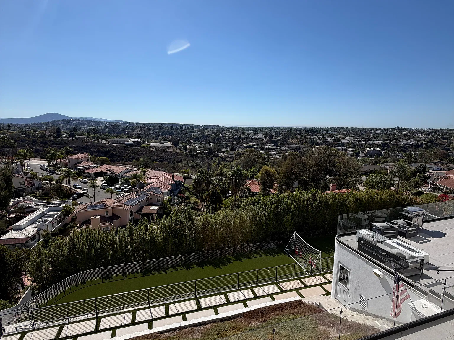 6 bed, 5237 sqft, $15,000 — Photo 2