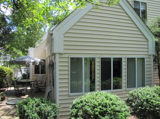 5 Stuart Cir, Asheville, NC 28804