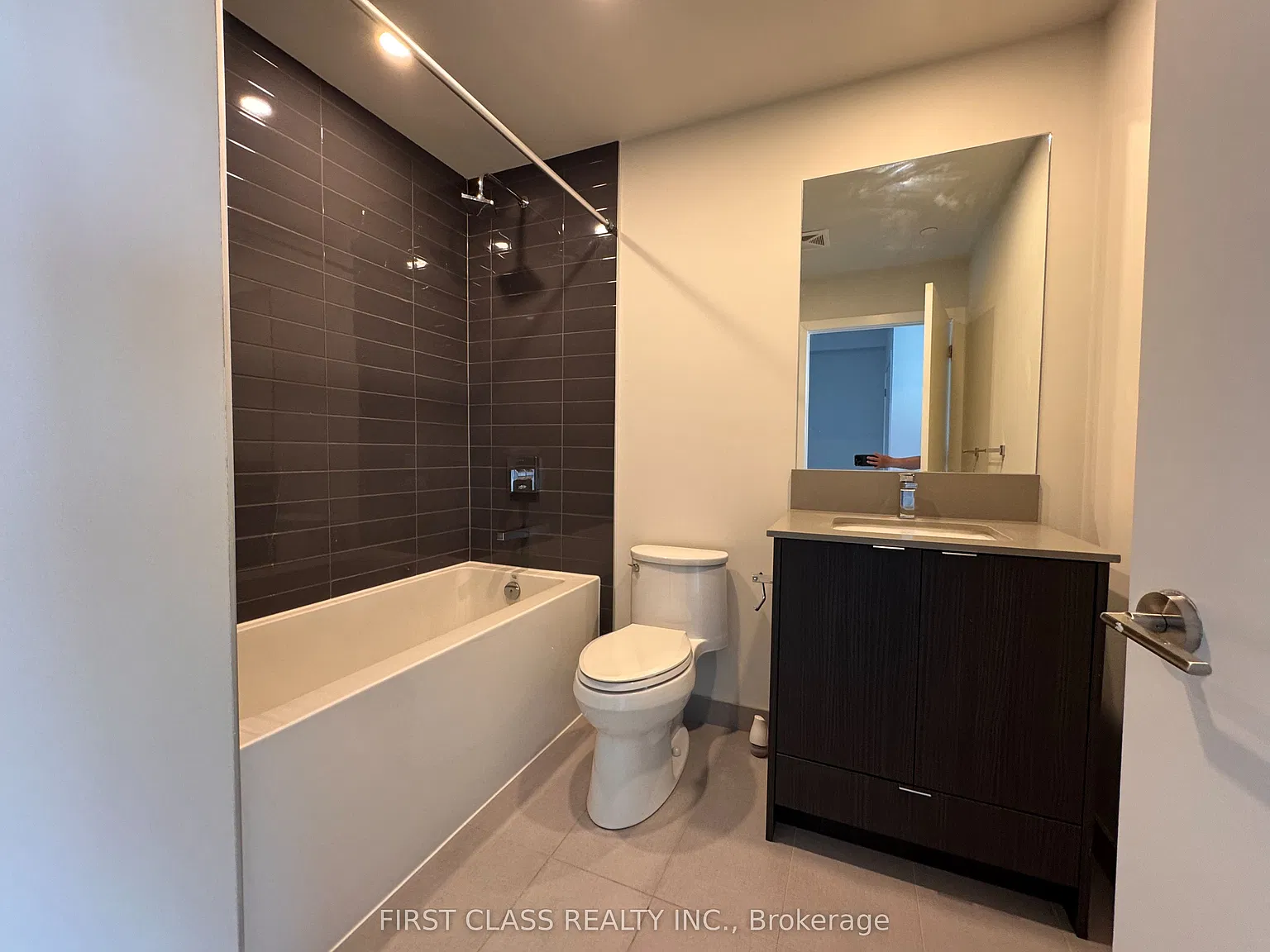 2 bed, $2,900 — Photo 4