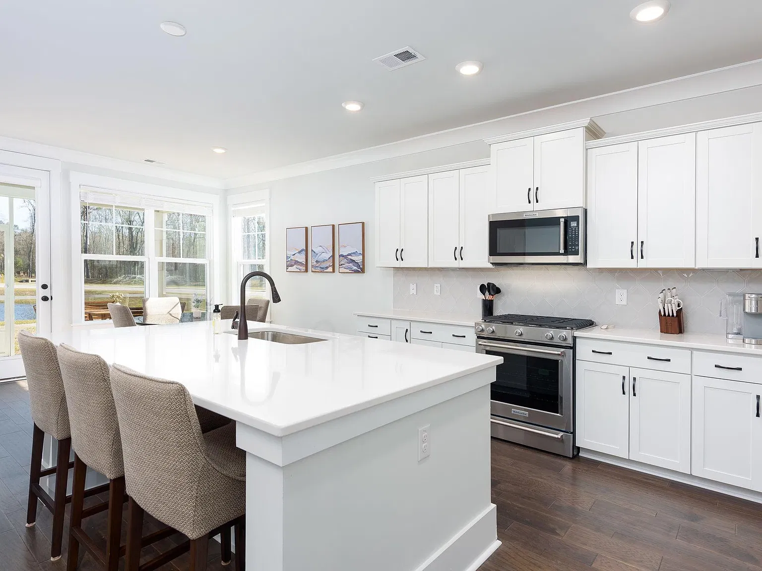 4 bed, 3.5 bath, 2986 sqft, $8,500 — Photo 4