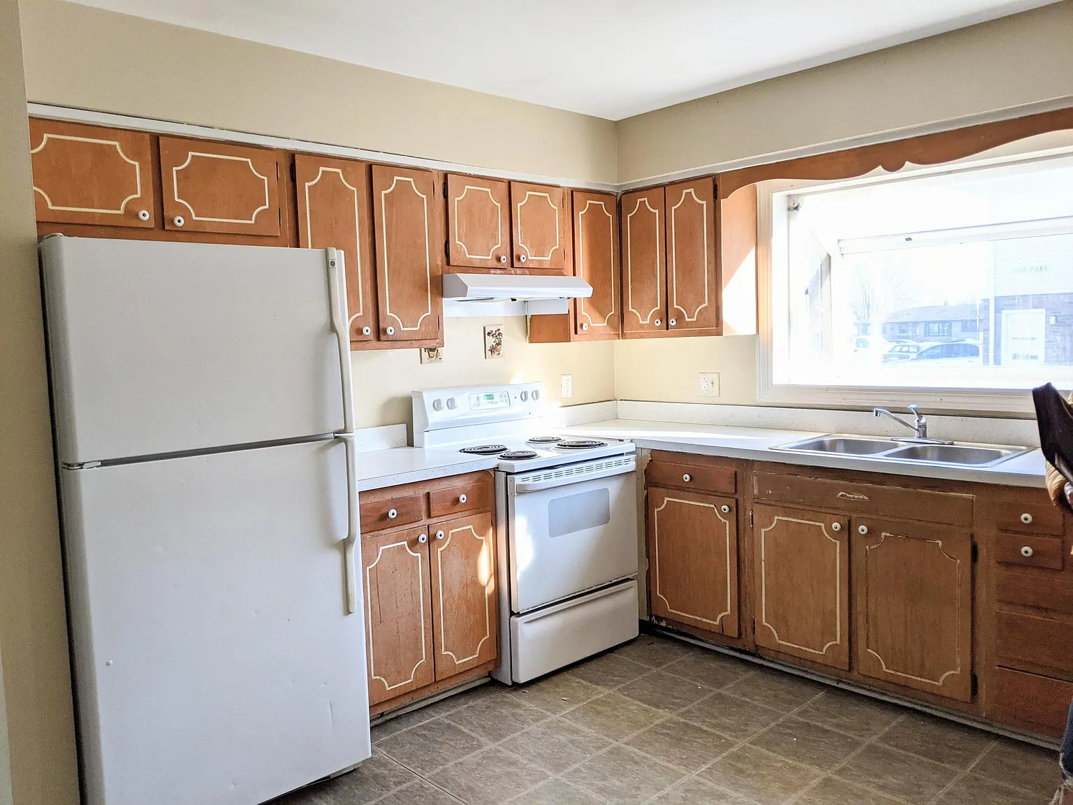 2 bed, 1000 sqft, $1,590 — Photo 1