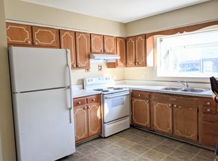 1300 Park Dr #A, Montgomery, IL 60538
