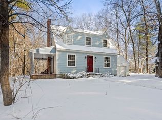 211 Dunstable Rd, Tyngsboro, MA 01879