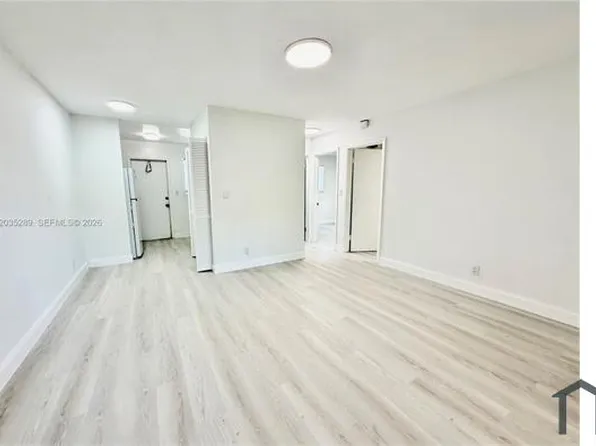 2417 NW 20th St #W, Fort Lauderdale, FL 33311