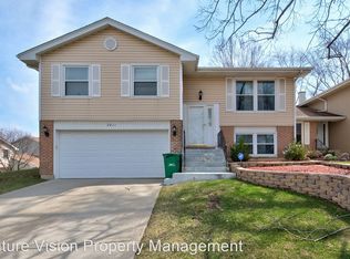2411 Royal Dr, Lombard, IL