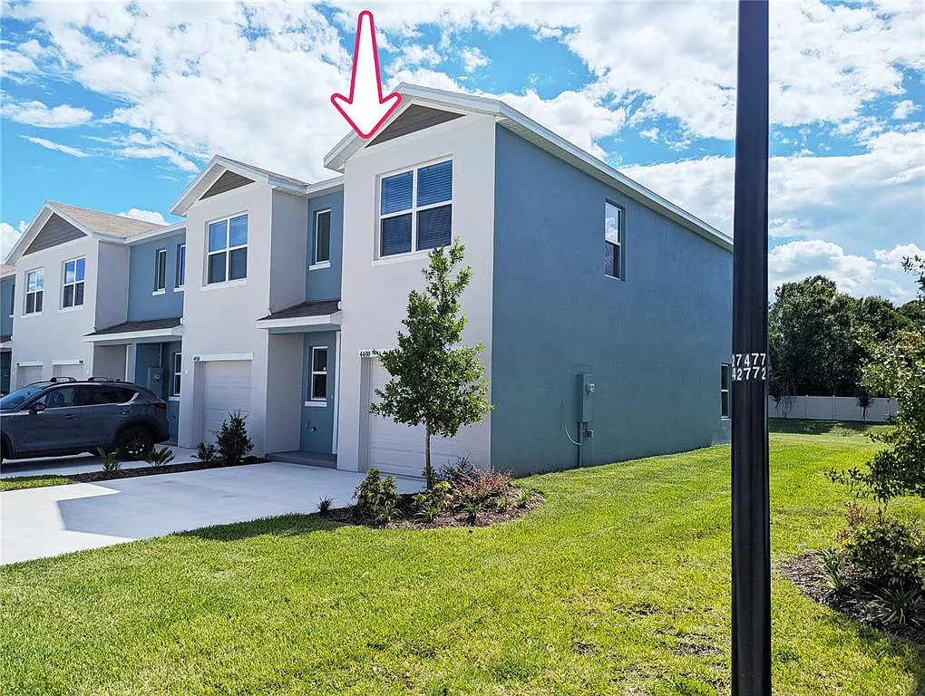 3 bed, 2.5 bath, 1488 sqft, $2,390 — Photo 3